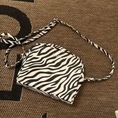 LOVETOXIC 横型合皮ショルダーバッグ ゼブラ柄 ラブトキシック