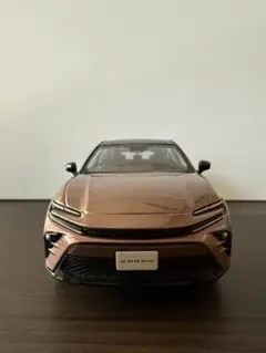 1/30 トヨタ　クラウンスポーツ　カラーサンプル　非売品　ミニカー　ブロンズ 1/30 トヨタ クラウンスポーツ カラーサンプル 非売品 ミニカー