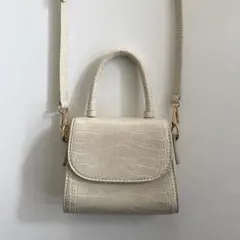 nugu クロコ柄ショルダーバッグ