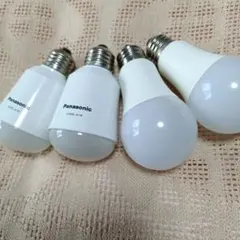 Panasonic LED電球 LDA9L-H/W とアイリスオーヤマLED電球のサムネイル