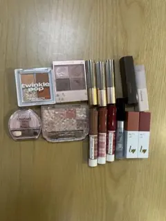 【中古】アイシャドウパレットとリップセット