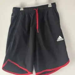 adidas ブラック/レッド ハーフパンツ