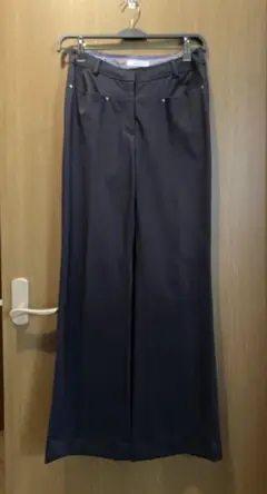 ブラックパンツ