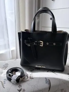 ブラックレザーショルダーバッグ