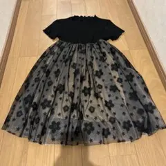 黒と透明の花柄 半袖ワンピース