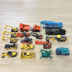 N*o様 はたらくトミカセット 工事現場に直行 4台+プラキッズ1個 - メルカリ