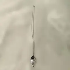 葉っぱ型ペンダント ネックレス　ヘマタイト