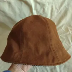 茶色とチェック柄の チューリップハット