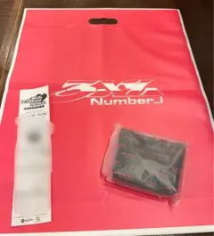 Number_i「3XLi-Charger Station」ショッパーノベルティ - メルカリ