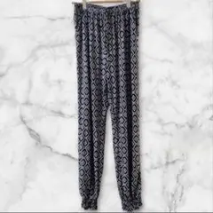 ✨１点物✨ネイビーとホワイトの幾何学模様パンツ ボトムス 総柄 ウエストゴム
