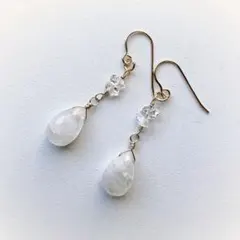 【天然石】（1062）レインボームーンストーンのピアス 14kgf