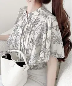 mily bilet 花柄ピンタックフレア袖ブラウス アイボリーXL 新品タグ付のサムネイル