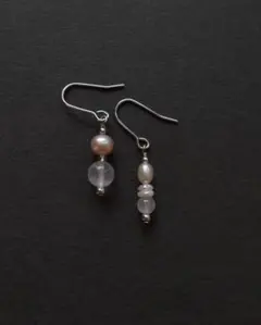 ローズクォーツmixアシンメトリーピアス/樹脂フック/サージカルステンレス