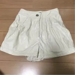 フェイクレザーショートパンツ エモダ レザーショーパン