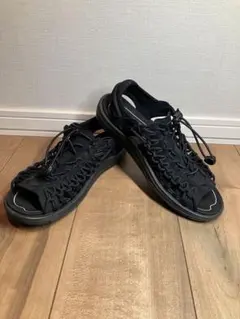 KEEN キーン　UNEEK 靴 アウトドアシューズサンダル　黒