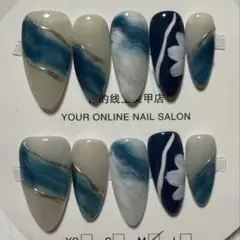 ネイルチップ 海外製 ハンドメイド M 青 白 ニュアンス 大人 綺麗 ゴールド