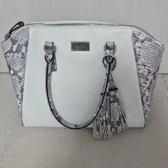 GUESS ホワイト ヘビ柄 ハンドバッグ