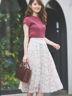 Noela スターチスフラワープリーツスカート