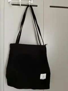黒 トートバッグ A4対応 チャック付き 就活 実習 通学 シンプル　マチあり