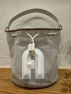 FURLA フルラ スリーク 2way 巾着 ショルダーバッグ アーチロゴ 美品 FURLA フルラ スリーク 2way 巾着 ショルダーバッグ アーチロゴ - メルカリ