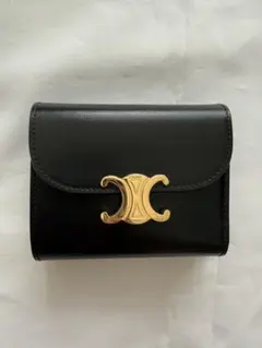 CELINE セリーヌ トリオンフ 三つ折り財布 パテント エナメル ブラック CELINE セリーヌ トリオンフ 三つ折り財布 パテント エナメル ブラック