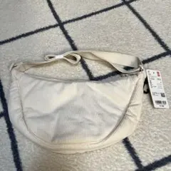 ユニクロ　ラウンドミニショルダーバッグ