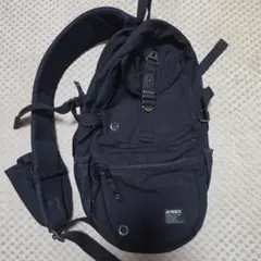 AVIREX ボディバッグ ブラック【美品】のサムネイル