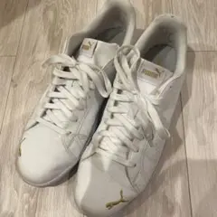 PUMA ホワイト ゴールド スニーカー