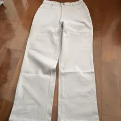 NECESSARY OR SIMPLE カジュアルパンツ グレー　ストレッチ素材のサムネイル