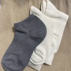 【 新品3足セット】春♪UNIQLO 23-25 靴下 ソックス グレー 白