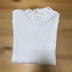 美品　GU ホワイト フリルネック 長袖カットソー140