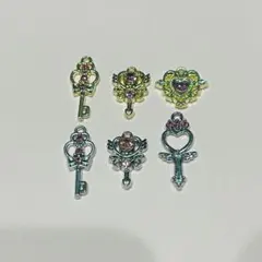 【58】　セーラームーン風　　ハンドメイドアクセサリー　ネイルパーツ　可愛い