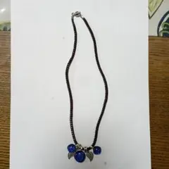 青と黒のビーズネックレス