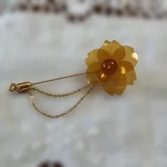花型ブローチ ビーズ付き 黄色