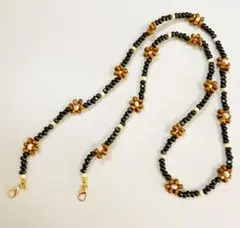 ウッドビーズのマスクチェーン(お花たっぷり)