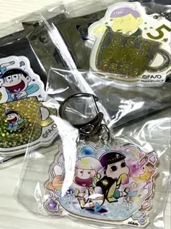 おそ松さん　十四松　おそ松カフェ　ファイナル　パズ松　キーホルダー