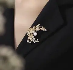 ブローチ ゴールド パール 桜 三日月型 入園 入学 結婚式 セレモニー 新品