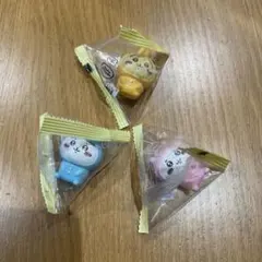 ちいかわ　インテリアミニフィギュア　II うさぎ　ちいかわ　ハチワレ　パジャマ