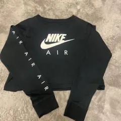 nike クロップド Tシャツ