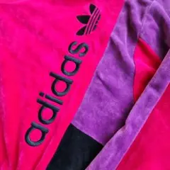 ＊adidas originals ＊ベルベット ハイネックパーカー