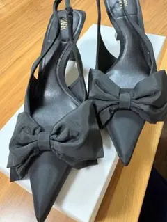 ZARA リボン付きスリングバックヒールパンプス ブラックのサムネイル