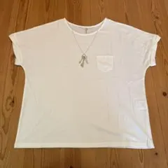 in Field ホワイト Tシャツ ポケット付き 鍵ネックレス刺繍デザイン