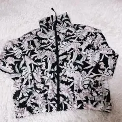 オシャレ　New Balance ボタニカル柄　ウインドブレーカー　s