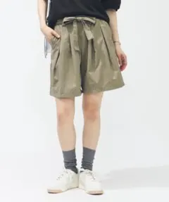 新品　PUMA レディース ショートパンツ Mサイズ カーキのサムネイル