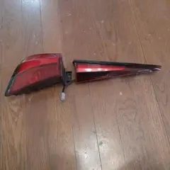 新型プリウス左テールランプ - メルカリ