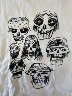 レア　MILKFED ミルクフェド　スカルプリント Tシャツ メンズ　穴のサムネイル