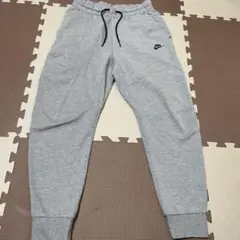 Nike テックフリースパンツ