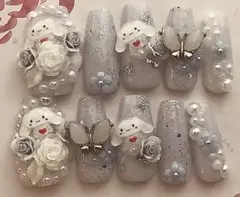 シナモロール　サンリオ　ネイルチップ