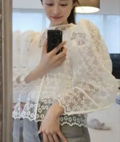 Bibiy フリル付きホワイトシャツ新品未使用 Bibiy フリル付きホワイトシャツ新品未使用 Bibiy ブラウス