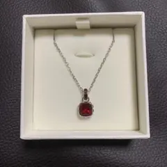Swarovski Birthstone ペンダント 1月, レッド, ロジウム